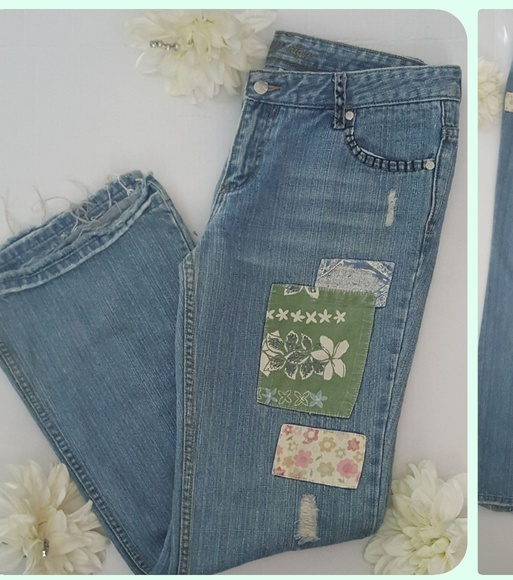 🌿🌸🏵Patched Distress 70s Hippie Flare Jeans - Picture 3 of 5